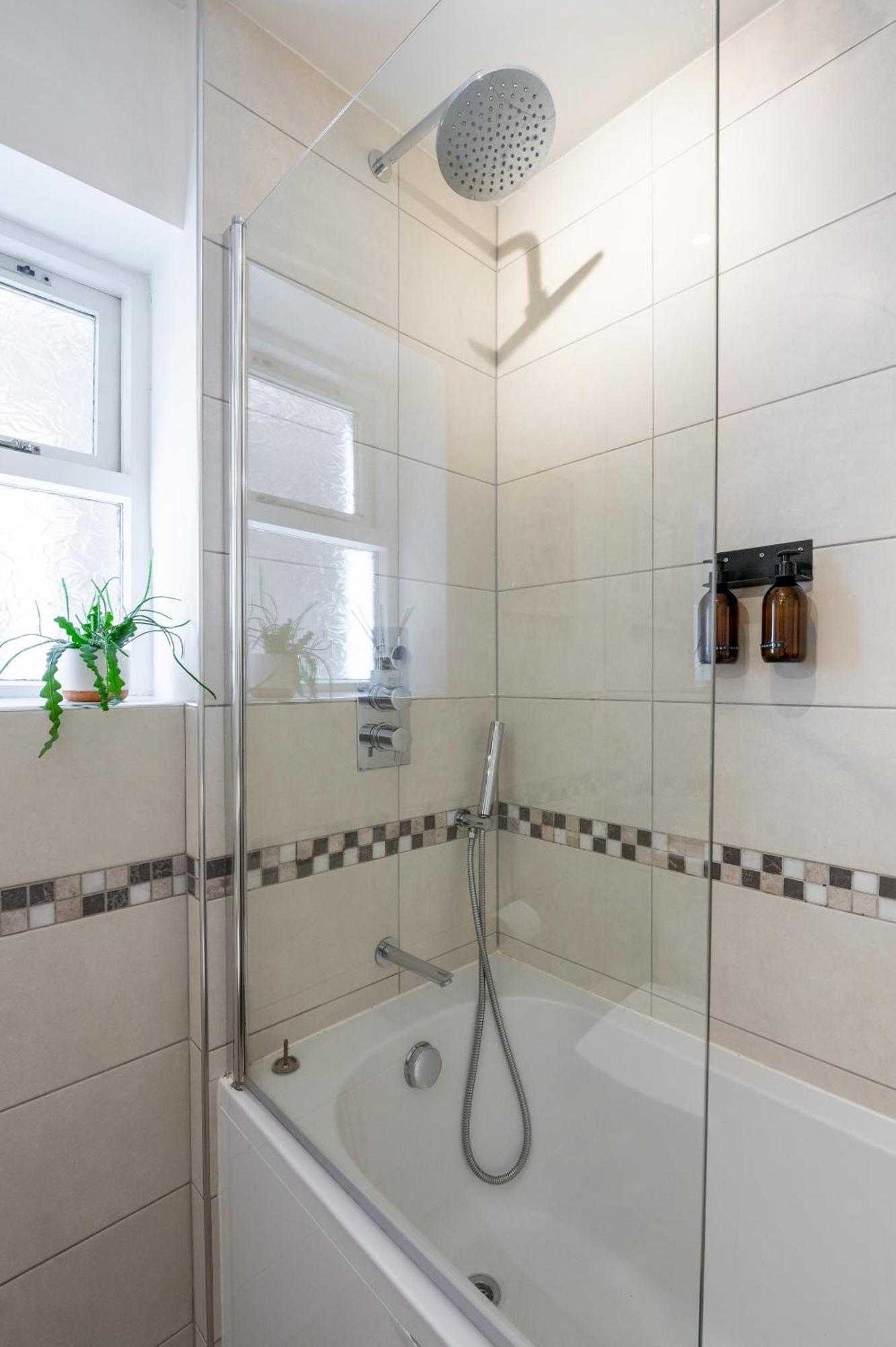 Prime Location Cardiff Pontcanna Modern 2 Bedroom Apartment With Privat Parking Exterior photo