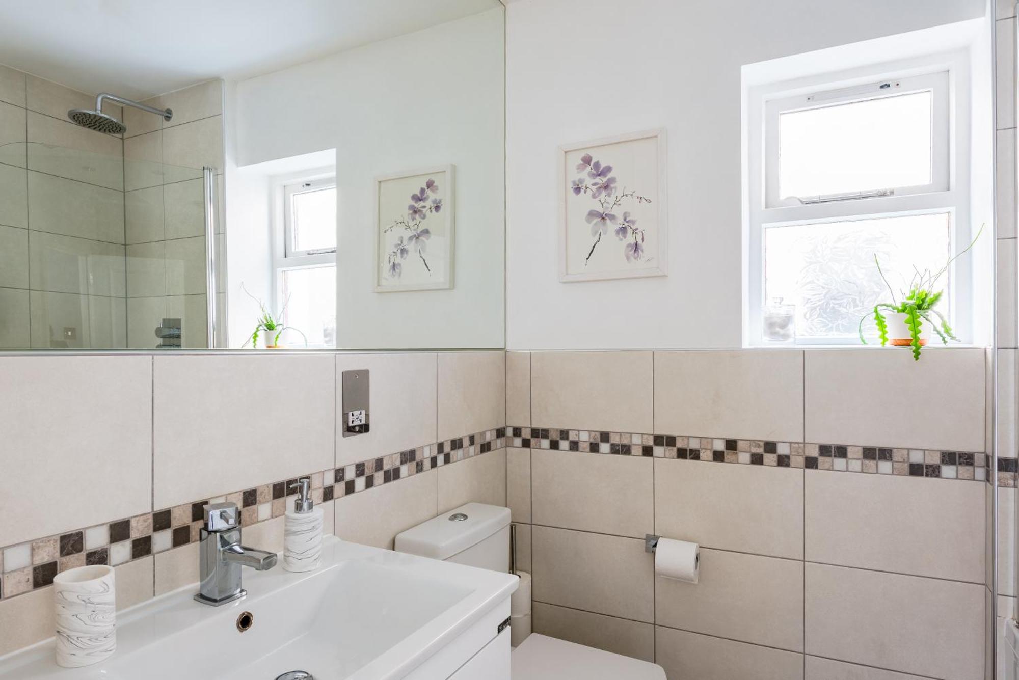 Prime Location Cardiff Pontcanna Modern 2 Bedroom Apartment With Privat Parking Exterior photo