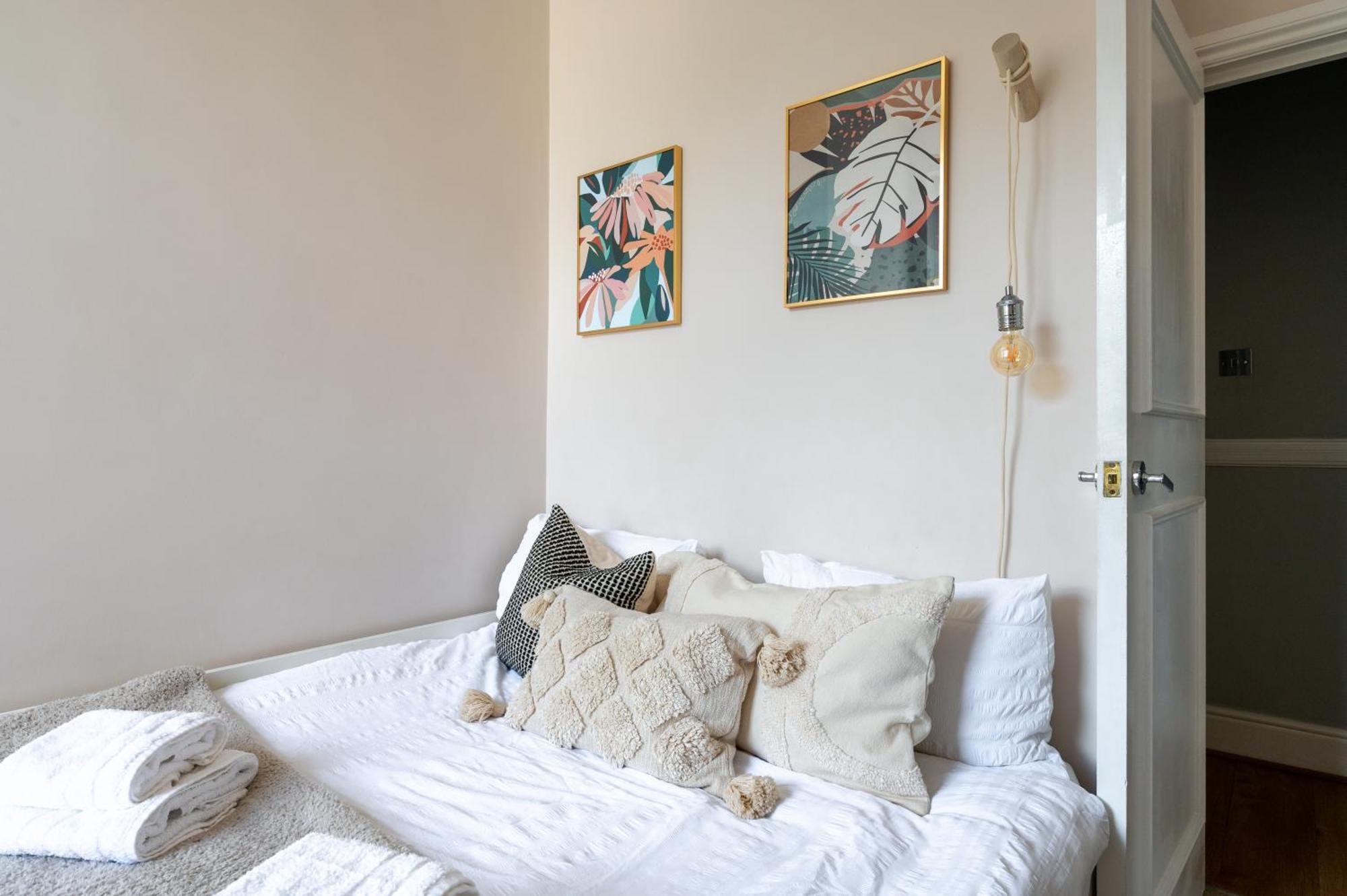 Prime Location Cardiff Pontcanna Modern 2 Bedroom Apartment With Privat Parking Exterior photo